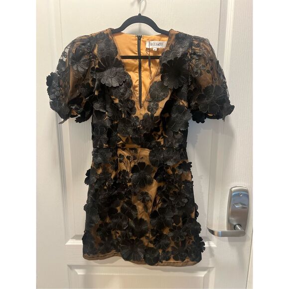 Elliatt Rosalind Floral Embroidered Cocktail Minidress in Black Size M NWOT - Picture 4 of 8